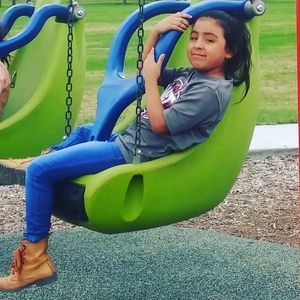 Meet your Posher, Alejandra china